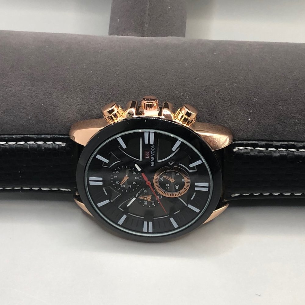 New In Plastic Watch No Defects Fully Functional - Picture 1 of 8